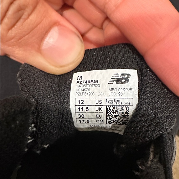 New Balance 740 Kids Black Sneakers - Picture 5 of 6